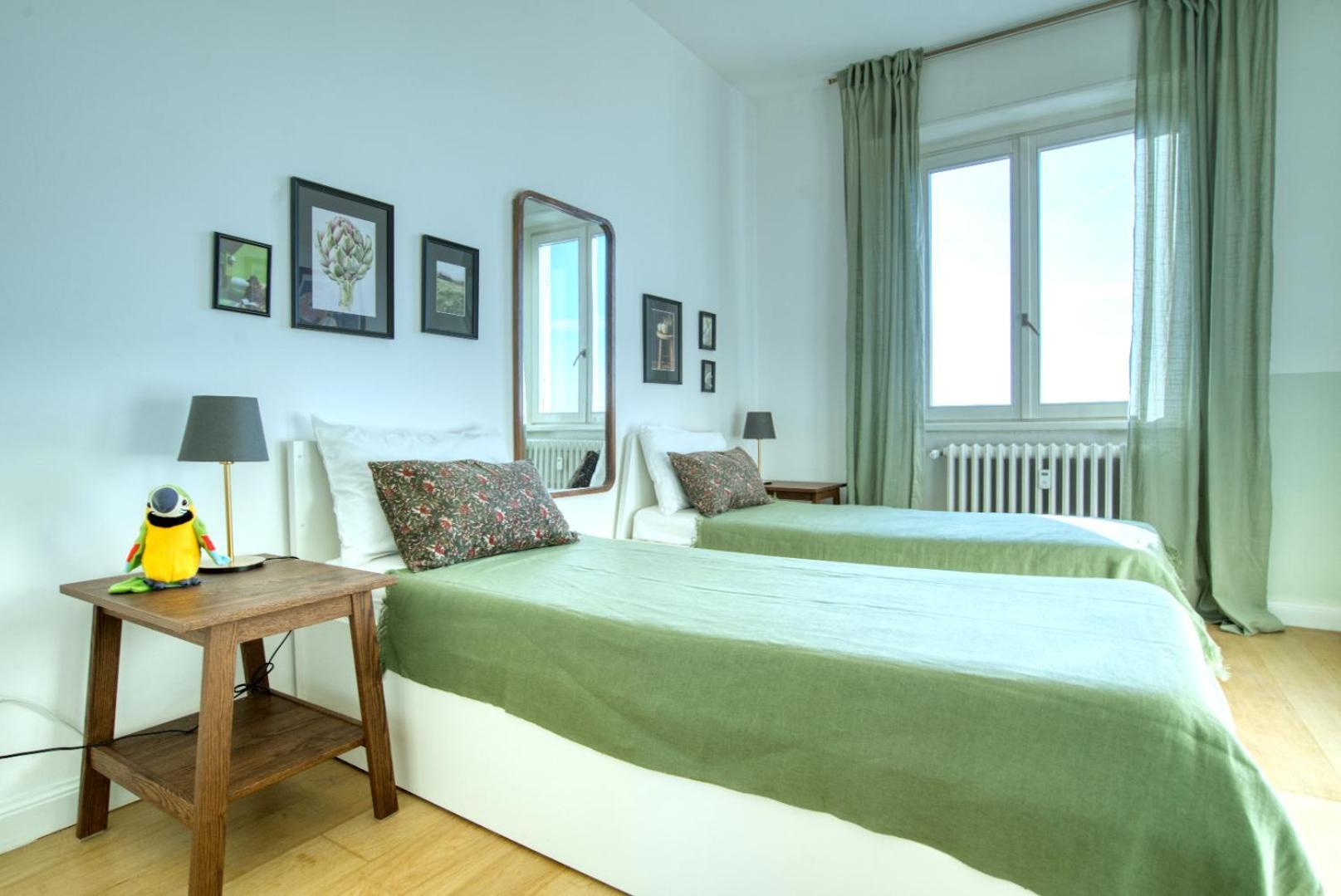 Spacious Penthouse With Panoramic Terrace - 20 Minutes From Duomo มิลาน ภายนอก รูปภาพ